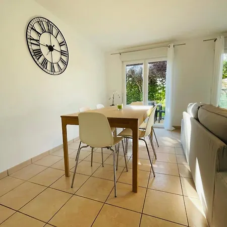 Beautiful Renovated House In A Residential Area Villa Veretz Exterior photo