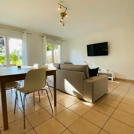 Beautiful Renovated House In A Residential Area Villa Veretz Exterior photo