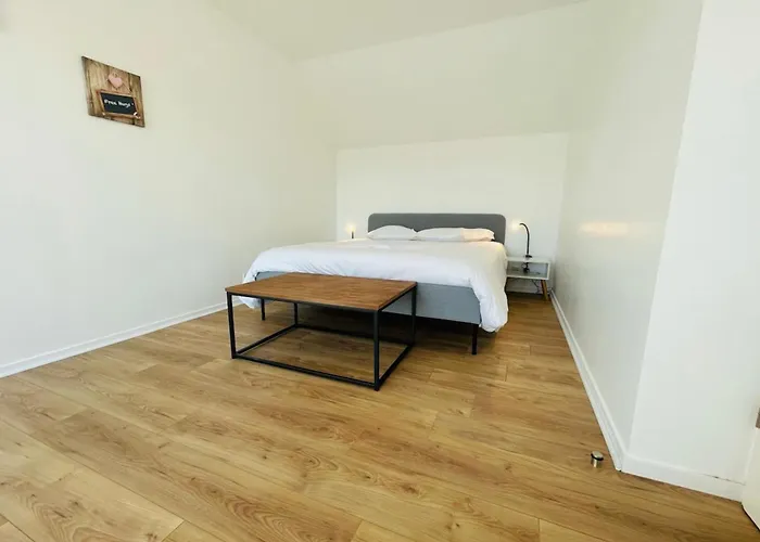 Beautiful Renovated House In A Residential Area
