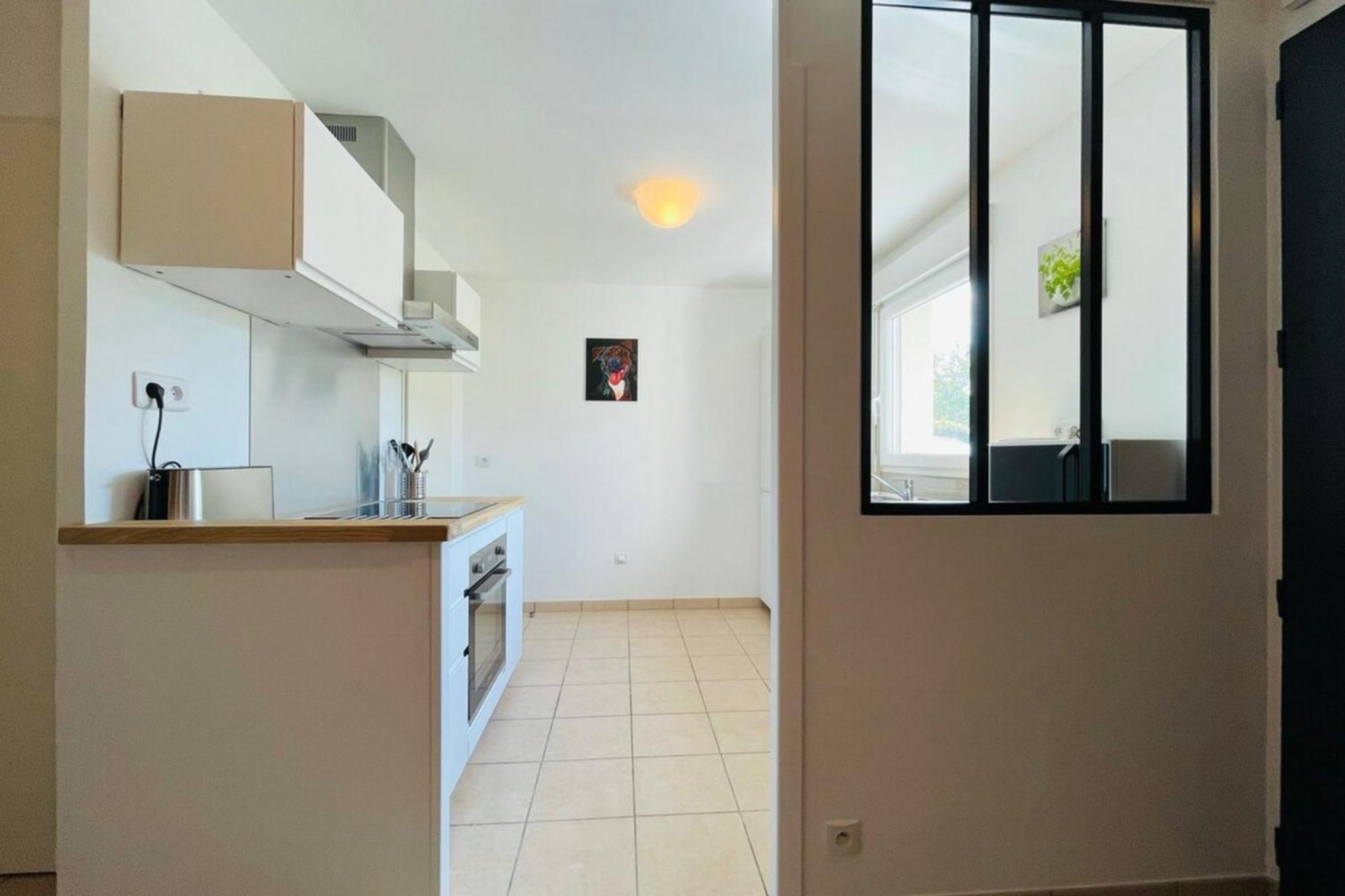 Beautiful Renovated House In A Residential Area