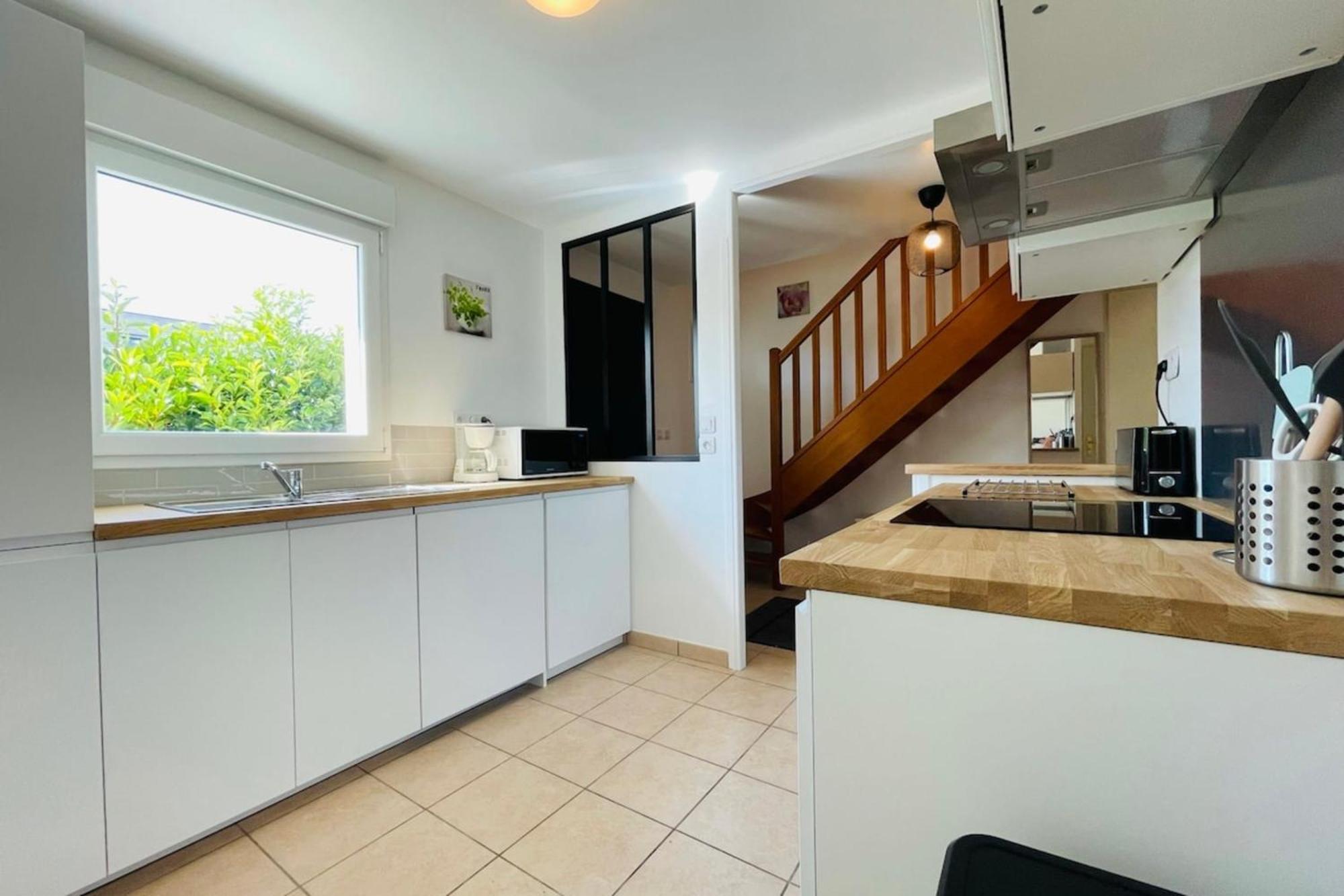 Beautiful Renovated House In A Residential Area Veretz